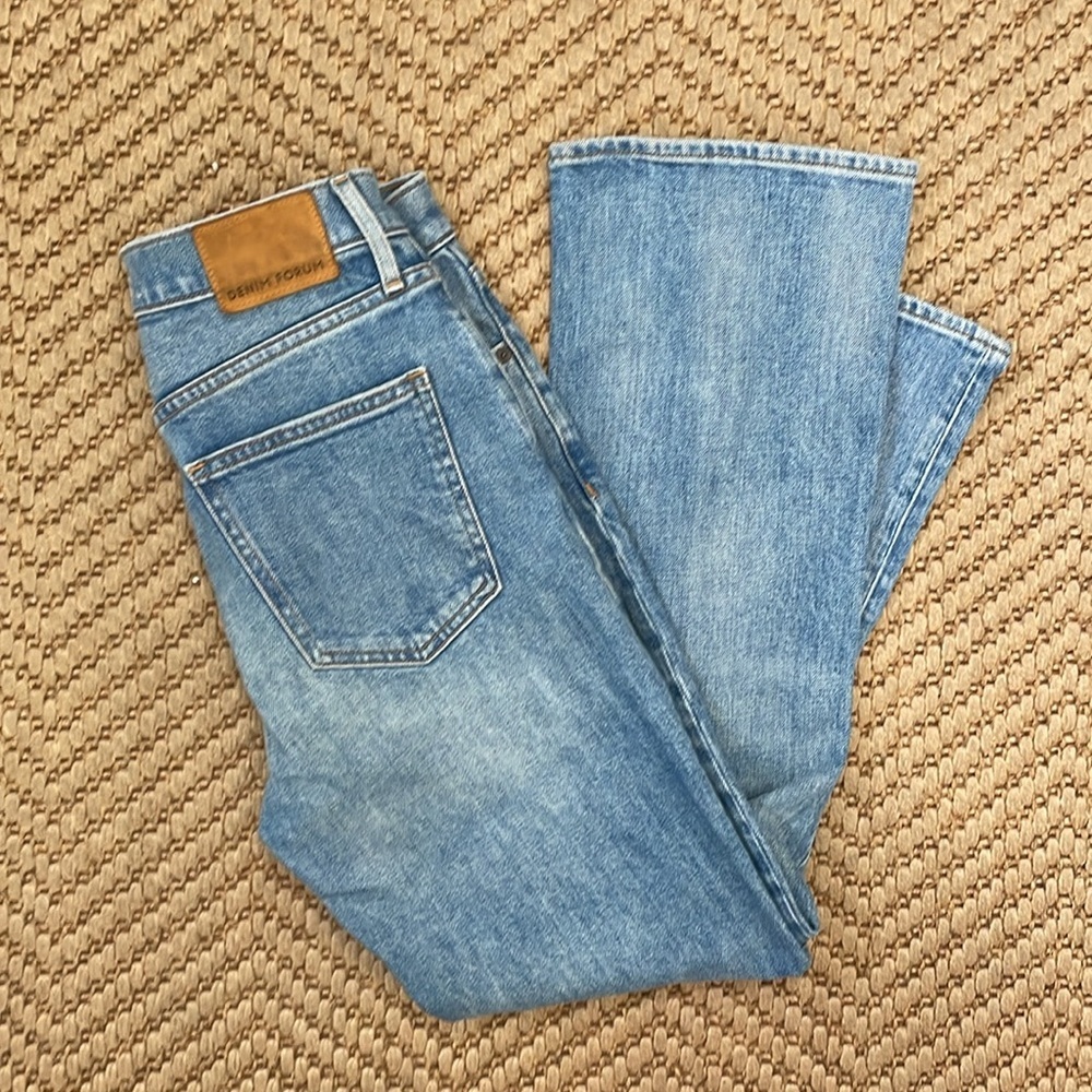 Aritzia - Denim Forum - Organic Cotton Bailey High Rise Crop Flare - Blue - 27
